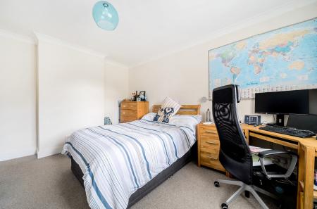 1375337-10-690de5...