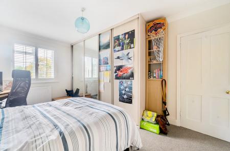 1375337-8-690de4f...