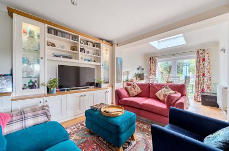 1375337-32-690deb...