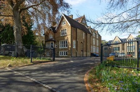1442054-6-69dcfe8...