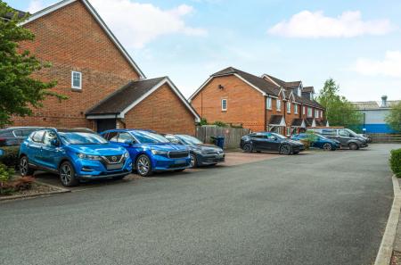 1446034-7-69e73fe...