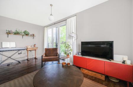 1446034-40-69e742...