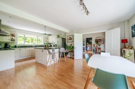 1476805-40-6a2c15...