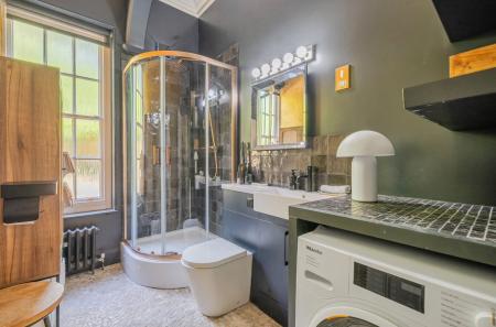 Family Shower Room
