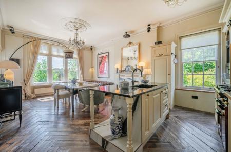 Living/Kitchen