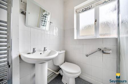 Family Shower Room