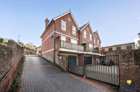 Garage& Driveway