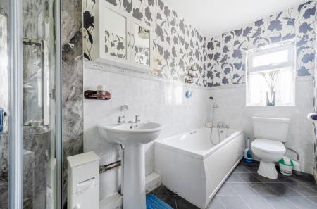 1435712-17-69ca51...