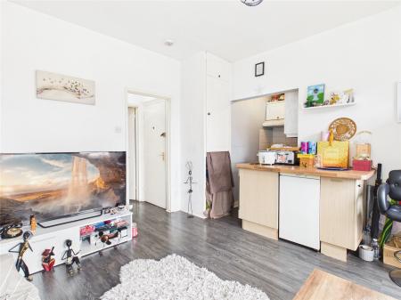 Living/Kitchen