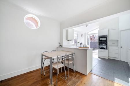 Kitchen/Breakfast