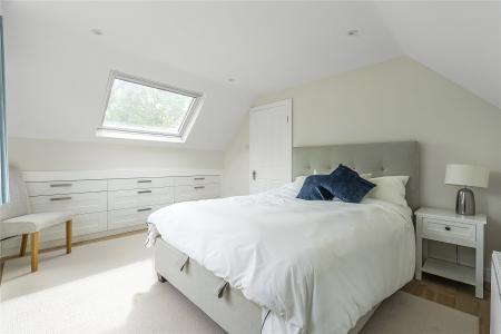 Bed 2 With Storage