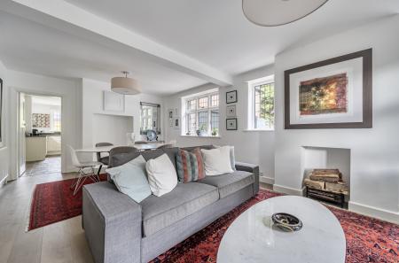 1358091-5-68d2bfc...