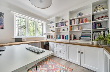 1358091-41-68d2c2...