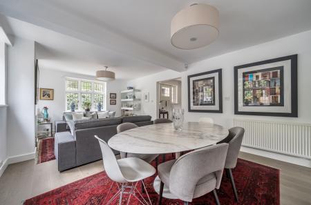 1358091-4-68d2bfb...