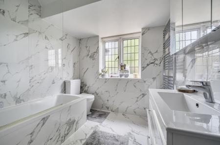 1358091-15-68d2c0...