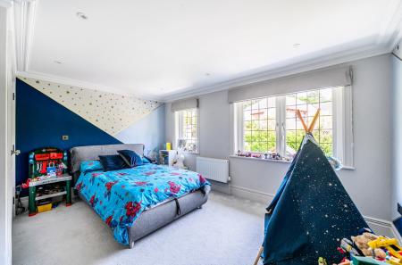 1314396-16-685684...