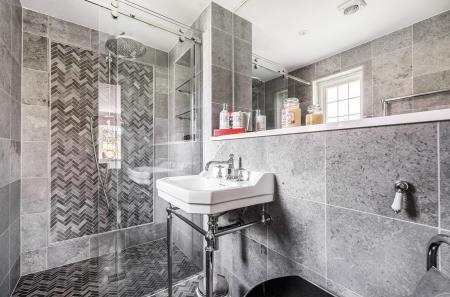 1314396-17-685684...