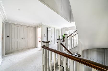 1314396-13-685684...