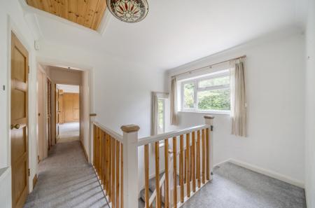 1347782-4-68b716c...