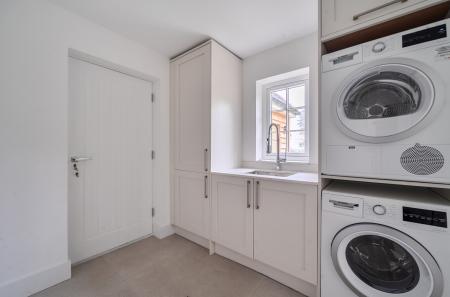 1397608-35-695fd3...