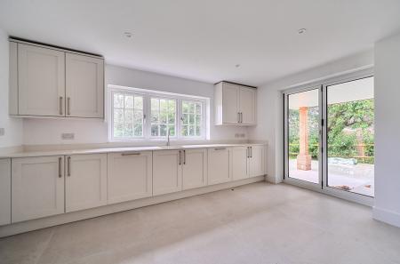 1397608-32-695fd2...