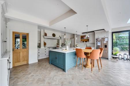 1384932-27-6929cb...