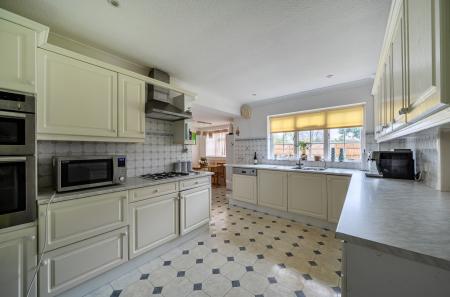 1397854-7-6978b38...