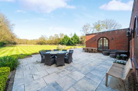 1441264-11-69d681...