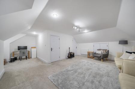 1373998-3-690396a...