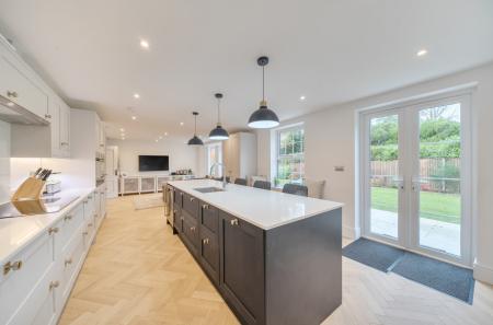 1373998-47-69039a...