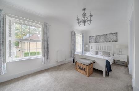 1373998-19-690398...