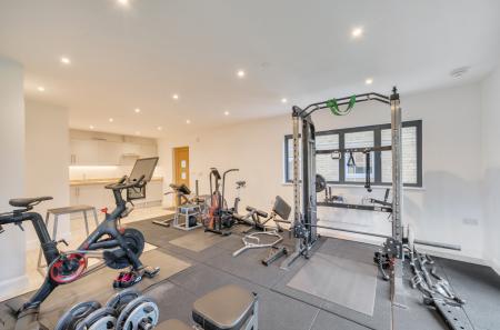 1373998-34-690399...