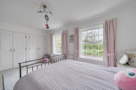 1373998-25-690398...