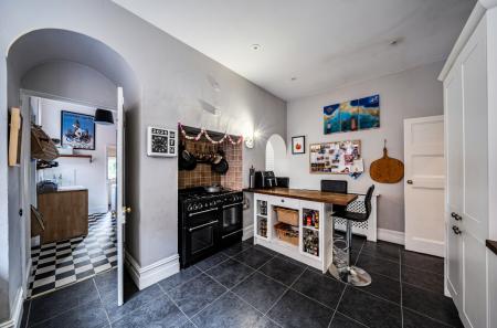 1415082-4-69a1cdd...