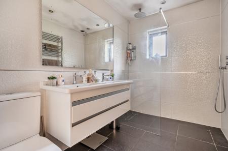 1421378-9-69a6fc8...