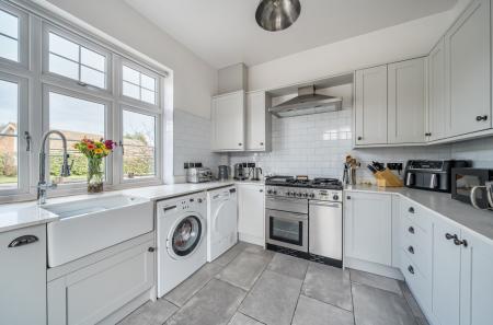 1429932-11-69b443...