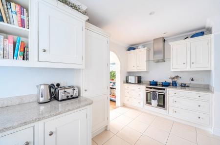 1398072-15-696a1c...