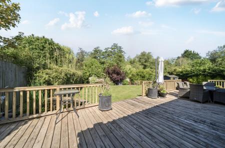 1296780-7-68270a4...