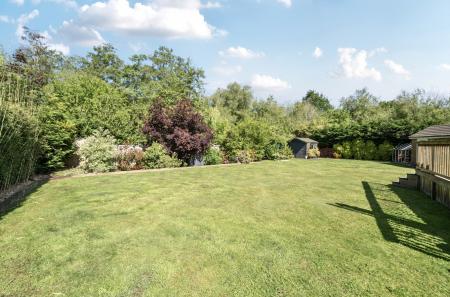 1296780-3-682708a...