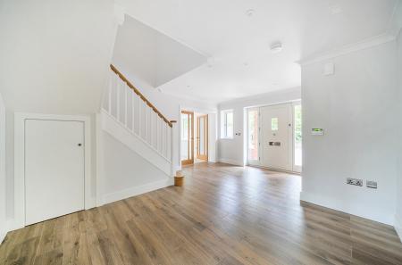 41-681a40f4a9c4c-...