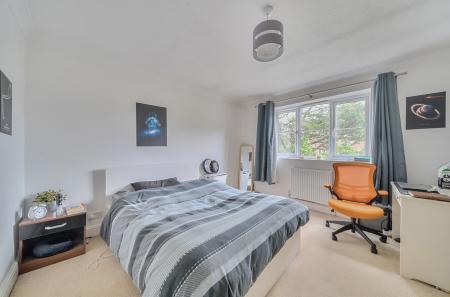 1301467-4-68387cd...