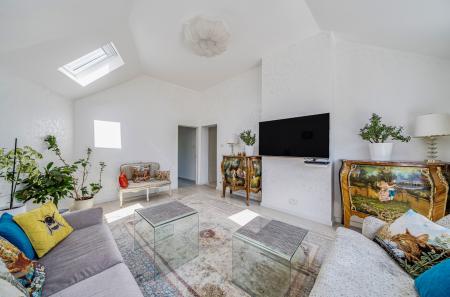 1287395-8-68249ce...