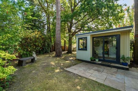 1340560-11-689b14...