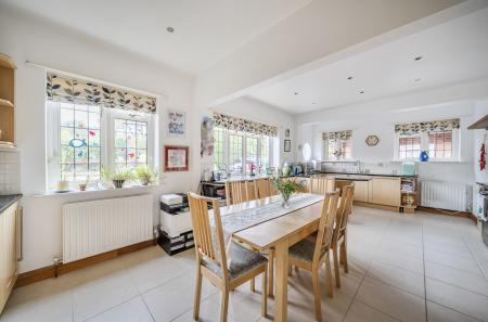 1341014-17-68ada1...