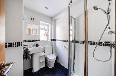 1353165-9-68c3fe4...