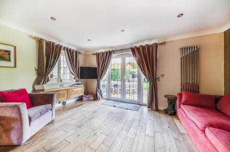 1342757-12-68bf40...