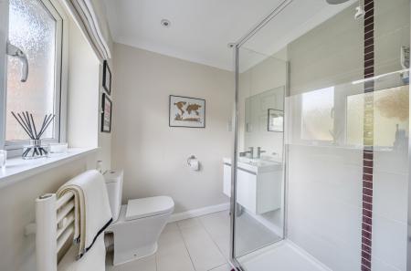 1359067-5-68daaf3...