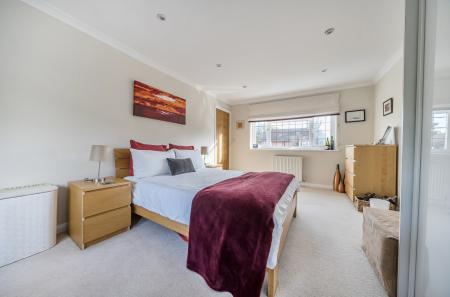 1359067-4-68daaf1...