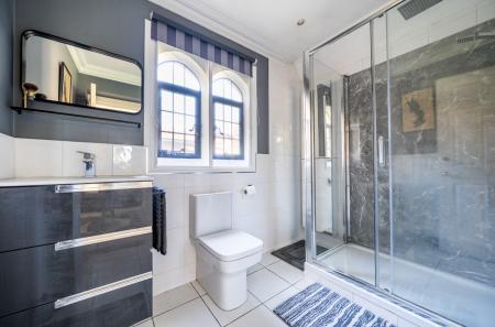 1361822-19-68e3b6...