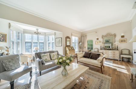 1361822-8-68e3b52...